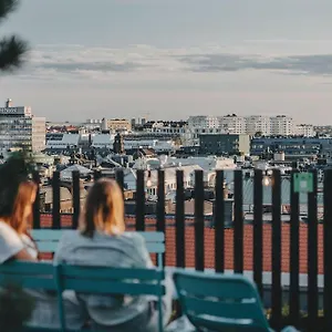 4* Ξενοδοχείο With Urban Deli